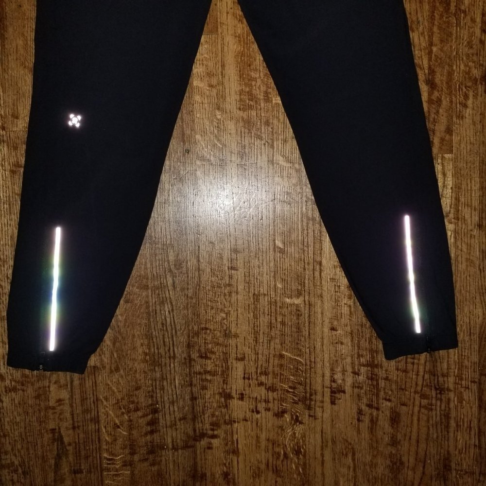 Lululemon Surge Jogger - Picture 11 of 13